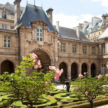 Apartment Le Marais Turenne Paris